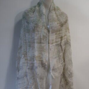 NWT Womens Fleurs Handmade Oversized White, Green Fringed Silk Scarf